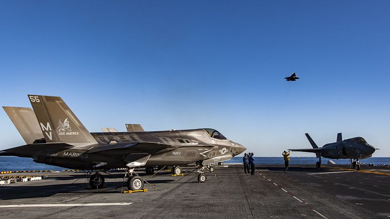 Americké stíhačky se pohybovaly nad Venezuelským zálivem